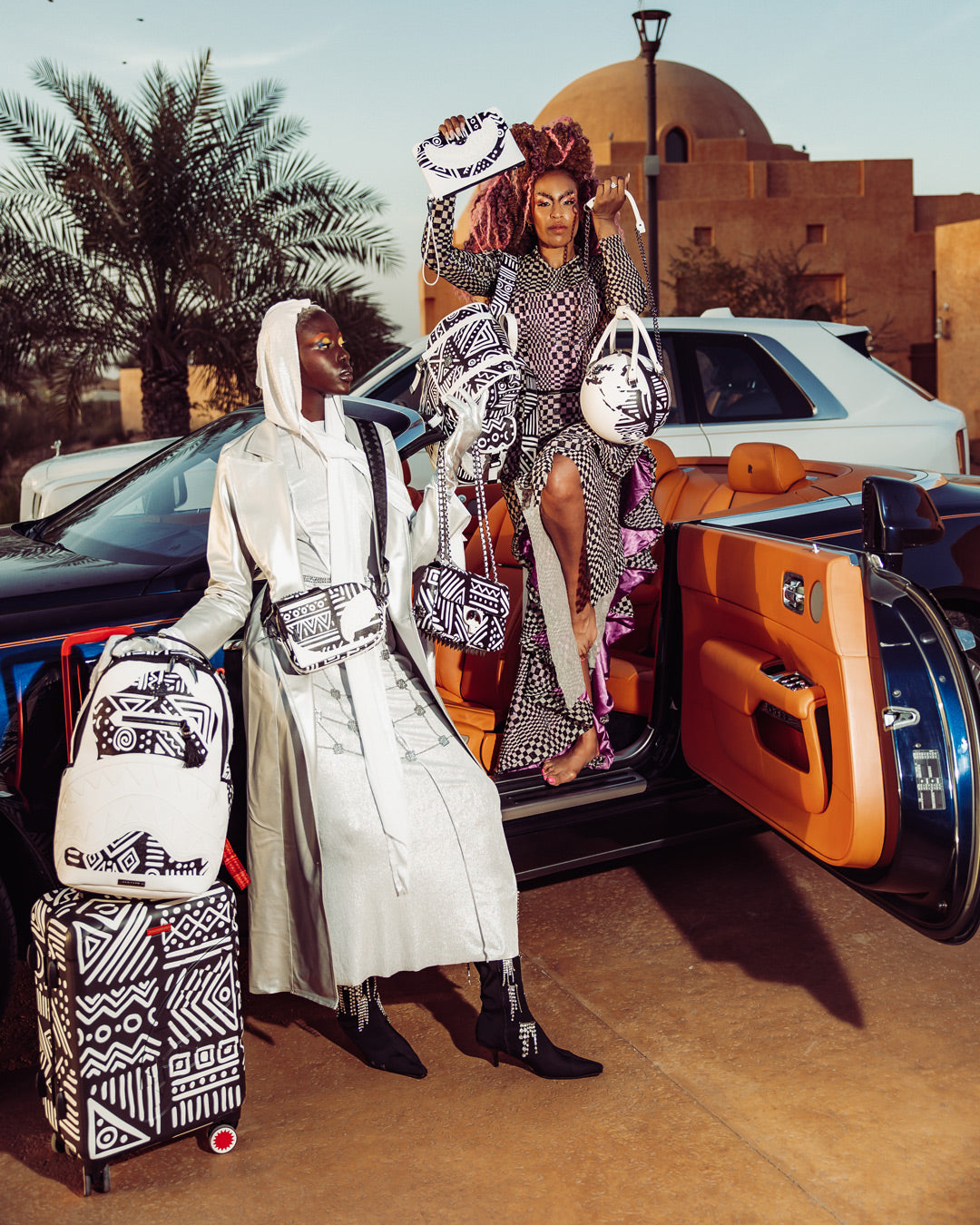 A.I.8 AFRICAN INTELLIGENCE - ORIGIN STORY SHARK HANDBAG