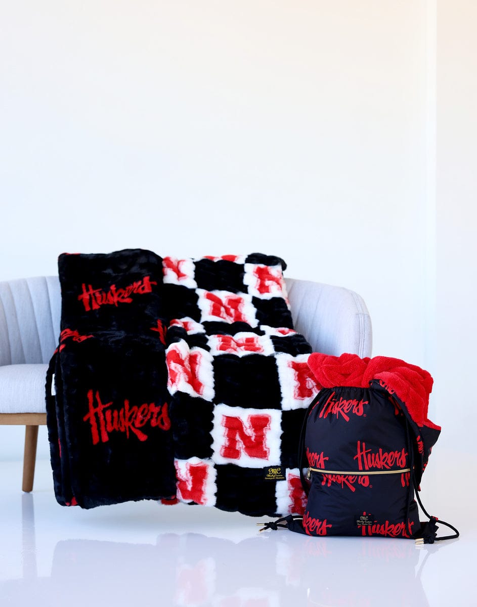 Nebraska Huskers Blanket - Hugs