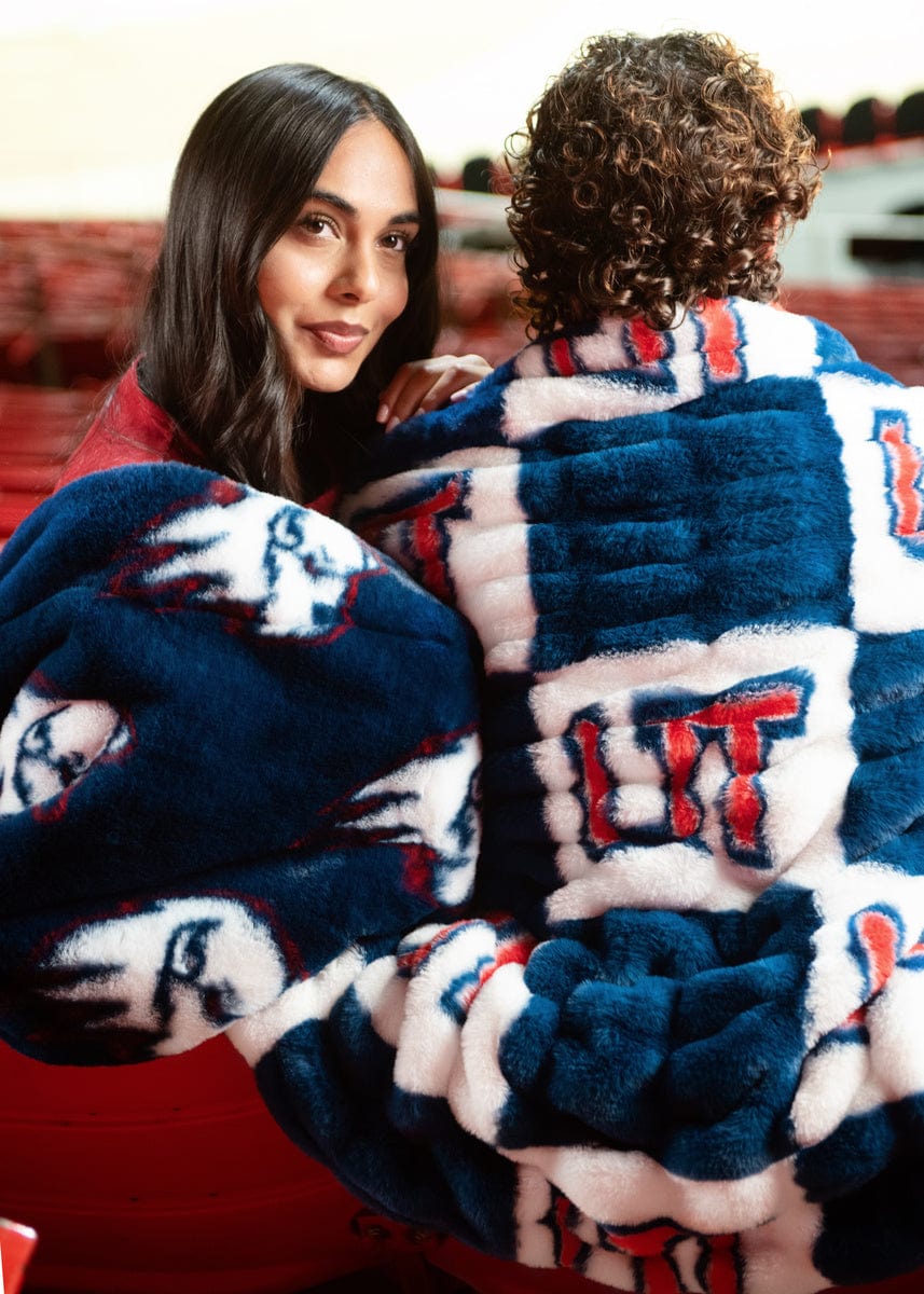 Utah Tech Trailblazers Blanket - Hugs